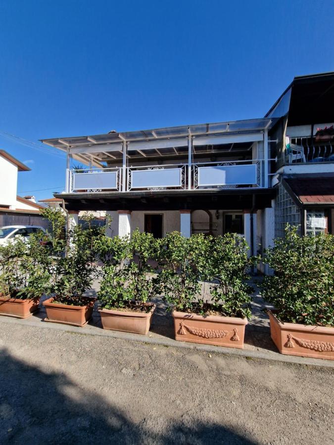 Tra Forte Dei Marmi E Marina Di Massa - Il Melograno Exterior foto